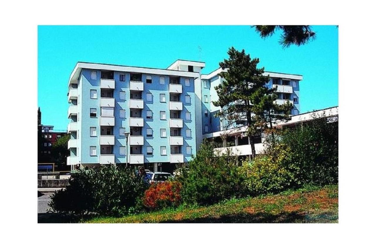 Condominio Monaco Bibione Exterior foto